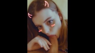 Развратная девушка делает Ahegao и сосет мой член в маске Snapchat