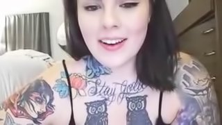 Fucking herself on her front cam get hard cums