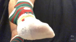 Dude Wears Lady X-Mas Socks & Models Feet