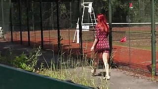 redhead nice pee