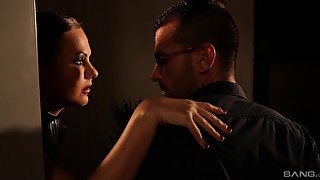 Late night erotic lovemaking with deluxe housewife Tina Kay