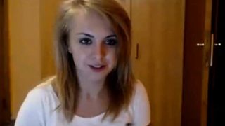 Young girl dancing naked on cam