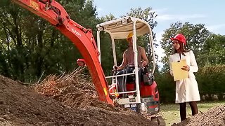 Construction worker fucks a slut on the site and feeds her jizz
