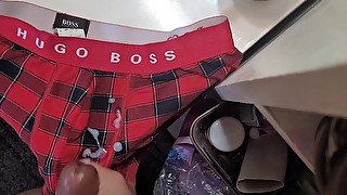 PINOY JAKOL SA MAY HUGO BOSS BOXER BRIEF