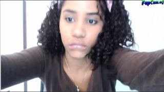 Cute Black amateur teen twerking her butt on webcam