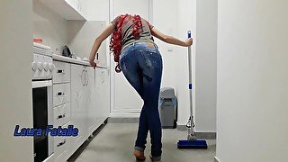 Pissing in pants while cleaning the house - Laura Fatalle