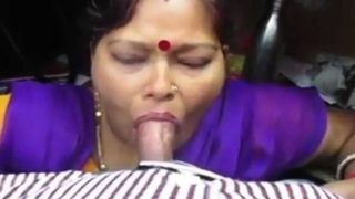 Desi aunty giving blowjob and deepthroat drank cum