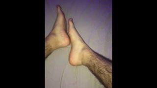 ¿Quién viene a lamerme los pies?