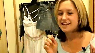 Asking my blonde fuck buddy to dare to masturbate in the changing room