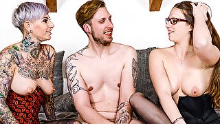 HITZEFREI Threesome with two hot German babes