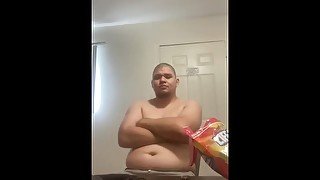 Joeyroo eats candy & chat