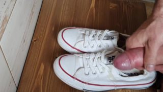 Cumming on new Converse 