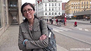 Amateur MILF in glasses has got casual sex