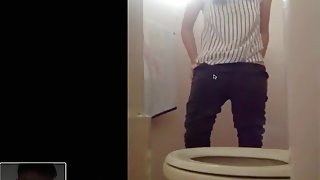 hot girl uses toilet voyeur