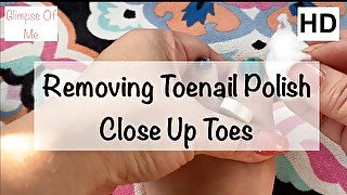 removing toenail polish close up toes - glimpseofme