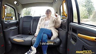 Loula Lou gets her pussy pounded by a drivers's cock in the taxi