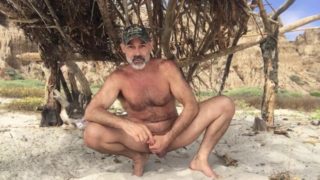 BIG DICK TANTRA DADDY TEACHING MASTURBATION AT THE BEACH