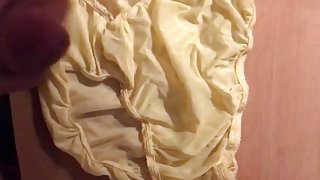 Cumming In Sexy Little Yellow Panties