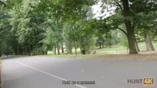 Hunt4k. cuckold observes how his gf pounds for money in park
