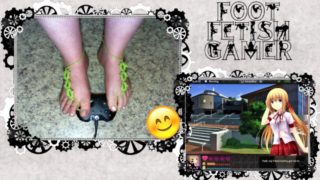 Sexy Gamer Girl Plays Hunie Pop Uncensored With Her Feet