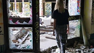 Risky public fucking! Exploring an abandoned water park