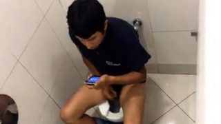 Str8 spy guy in public toilet