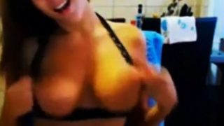 Increibles tetas naturales en skype