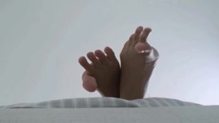 Toe Spread to satisfy your Foot Fetish - New Zealand accent