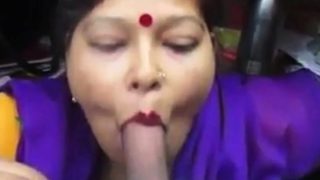 Desi aunty giving blowjob and deepthroat drank cum