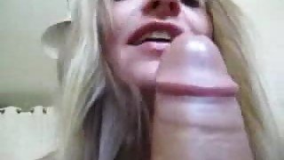 Dude fucks her pussy in homemade video