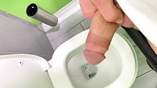 Restaurant Pee 💦dirty cock