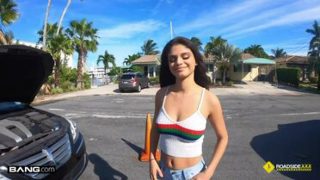 Joceyln Stone Gets Stranded With A Broken Car And Fucks For Help!