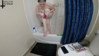 Sensual Bathtub Voyeur