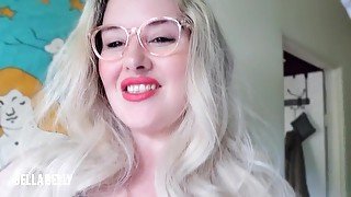 Sexy bbw scientist shows you her new rocket 🚀  dildo ! Seduce/JOI/BBW