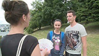 Naive schoolgirl in the park