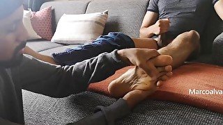 Worshiping his big feet (cast fetish)