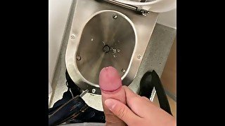 Jerking off in the toilet and cumming