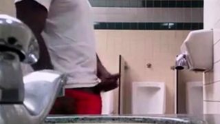 Str8 bbc play in public toilet