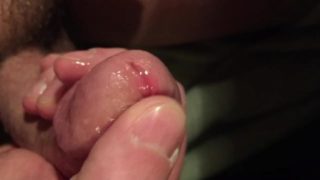 HUMM THIS LOOKS SWEET... CLOSE-UP MASTURBATION