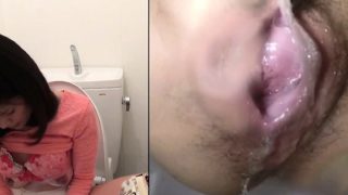 Kinky asian pees upskirt