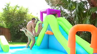 Curvaceous Kagney lets the guy bang her pussy in the rubber pool