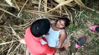 Lovely Indian babe fucked by her boyfriend in the outdoors