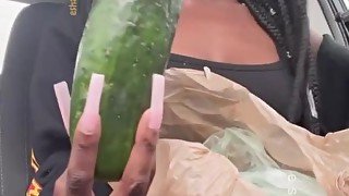 (full video!) ebony slut squirting and creaming from fucking cucumbers