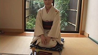 Japanese babe spreads her legs to be licked and fucked in missionary