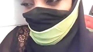Muslim woman with incredible boobs masturbate