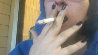 Chubby Babe in Black Lipstick Smoking Cork Tip 100 - Close Up