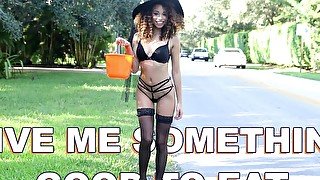 BANGBROS - He Gives Young Ebony Babe Something Good To Eat For Halloween