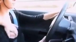 Female Uber Driver Gives Her Passenger A Handjob