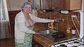 Planty of granny and horny moms picture collection in slideshow video compilation