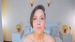 Enchanting Vixen And Her Sexually Bold Show Live